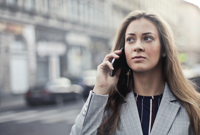 Una donna che decide di non avere contatti con l'ex per un po'.